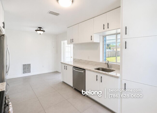 Foto del edificio - 1504 Funston St