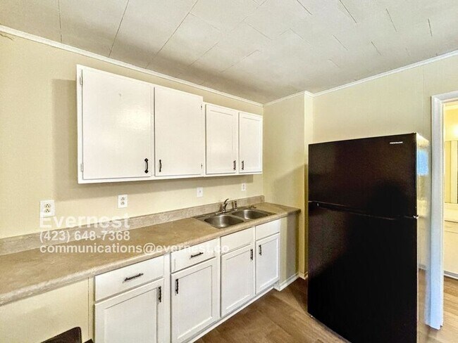 Foto del edificio - 9823 Dallas Hollow Rd