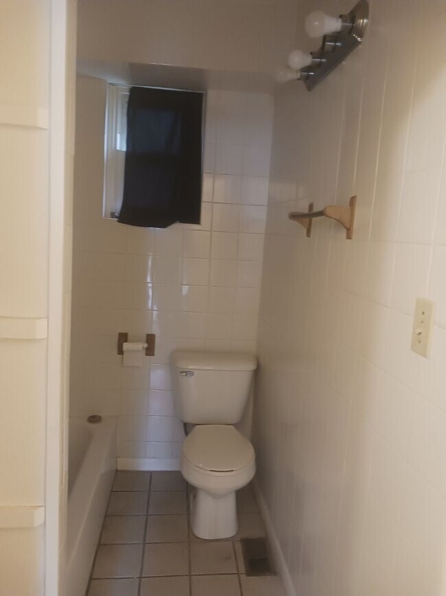 Building Photo - 663 Florida Ave