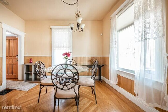 Building Photo - 3 br, 1.5 bath House - 226 Willow St