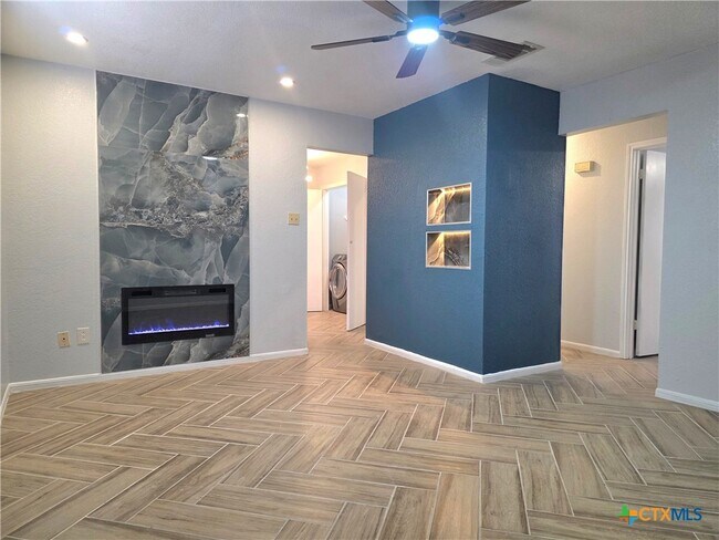 Foto del edificio - 303 Erby Ave