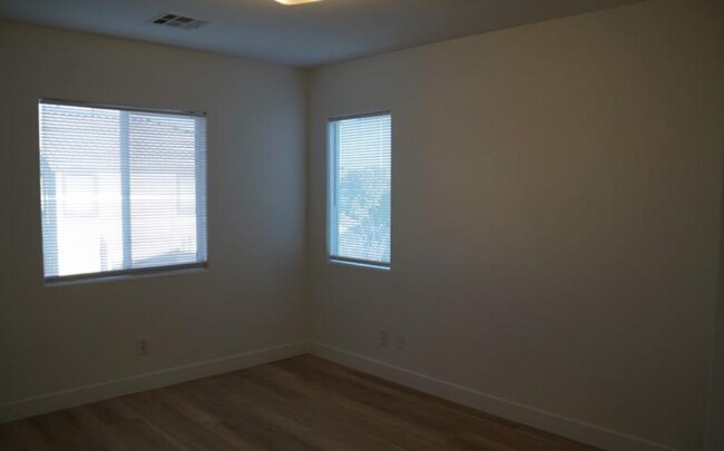 Foto del edificio - 389 Foster Springs Rd