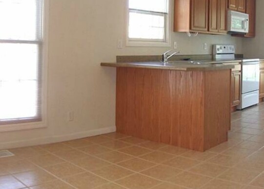 Building Photo - 1980 Emily