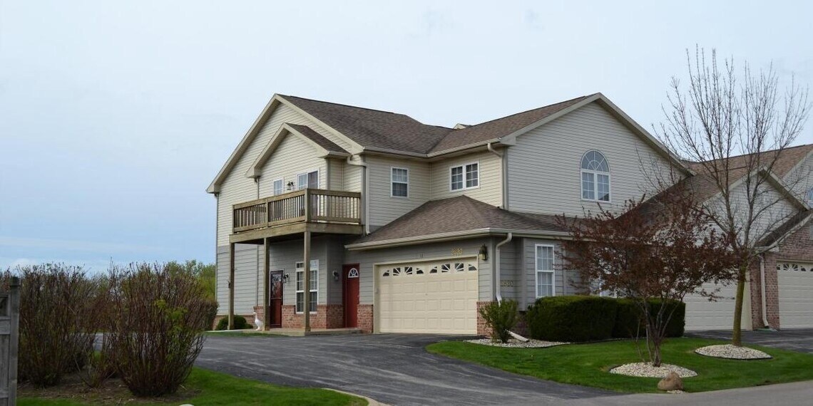 2820 55th Ave Unit 11, Kenosha, WI 53144 Condo for Rent in Kenosha, WI