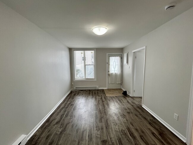 Building Photo - 24 Liverpool Ave