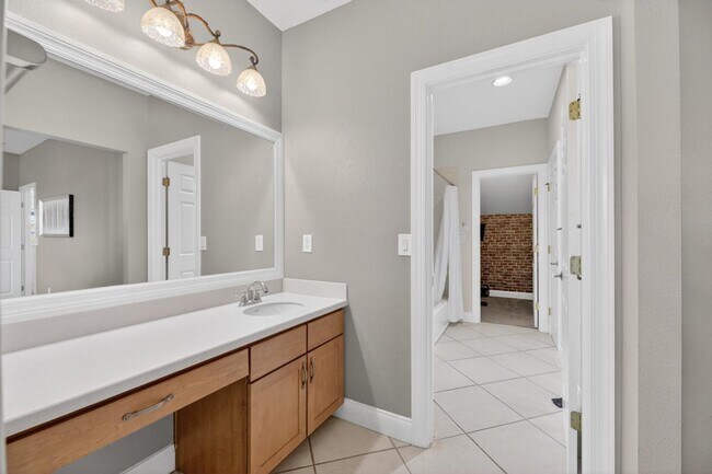 Building Photo - 5536 Luminar Pointe Ln