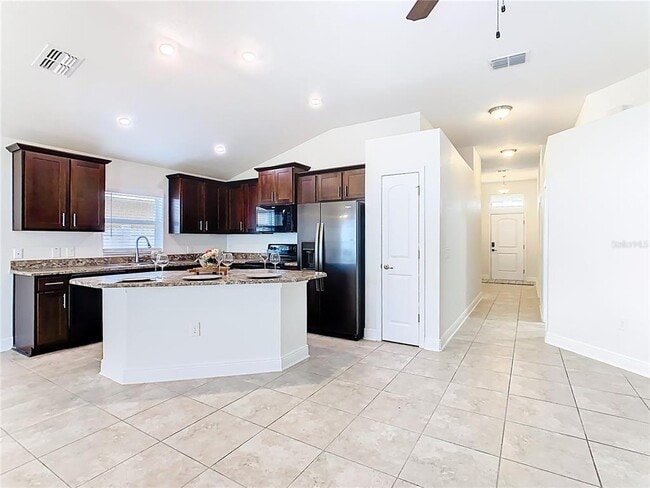 Foto del edificio - 465 Buchannan Dr