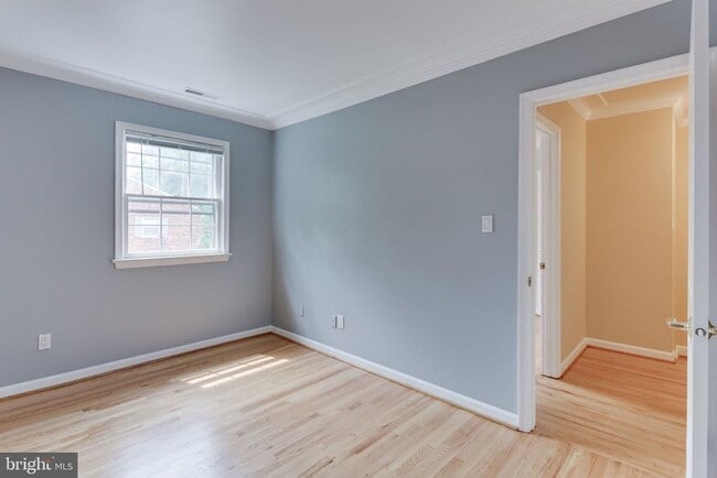 Building Photo - 1556 Westmoreland St