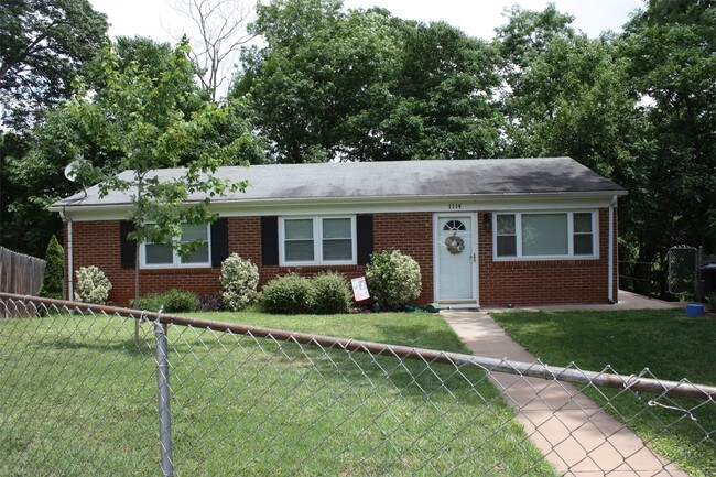 Building Photo - 1114 River Ct