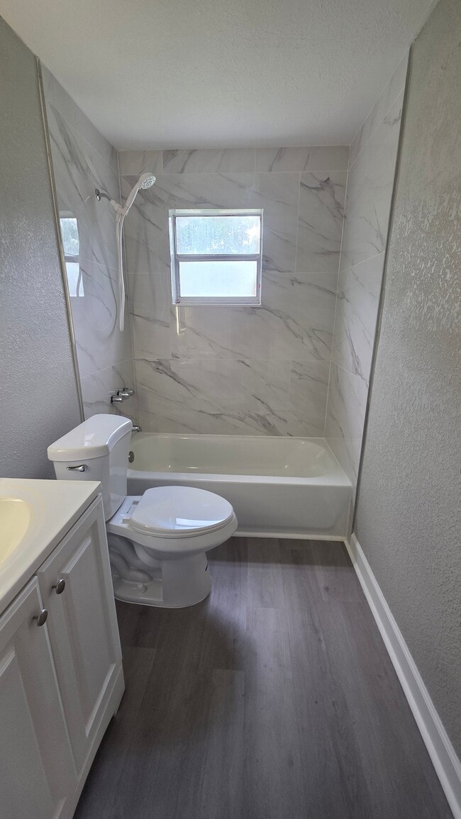 Building Photo - 101 S Forest St