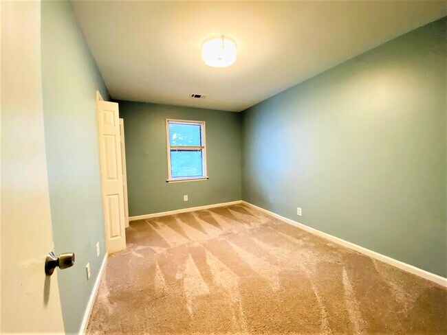 Foto del edificio - 1027 Curran St NW