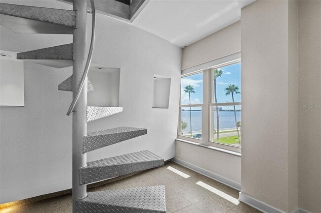 Foto del edificio - 2401 Bayshore Blvd