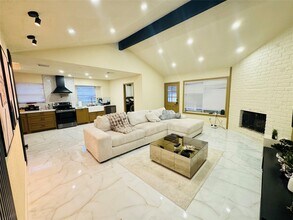Building Photo - 23230 Canyon Lake Dr