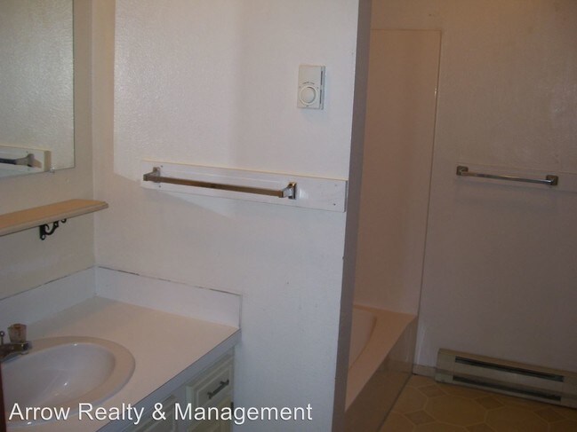 Building Photo - 248 Applewood Ct