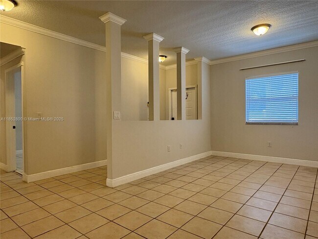 Foto del edificio - 10730 NW 66th St