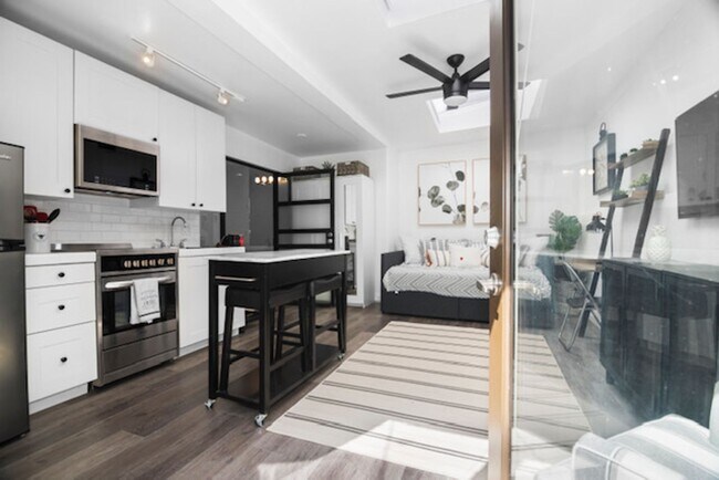 Foto del edificio - Stunning Furnished Mission Hills Studio w/...