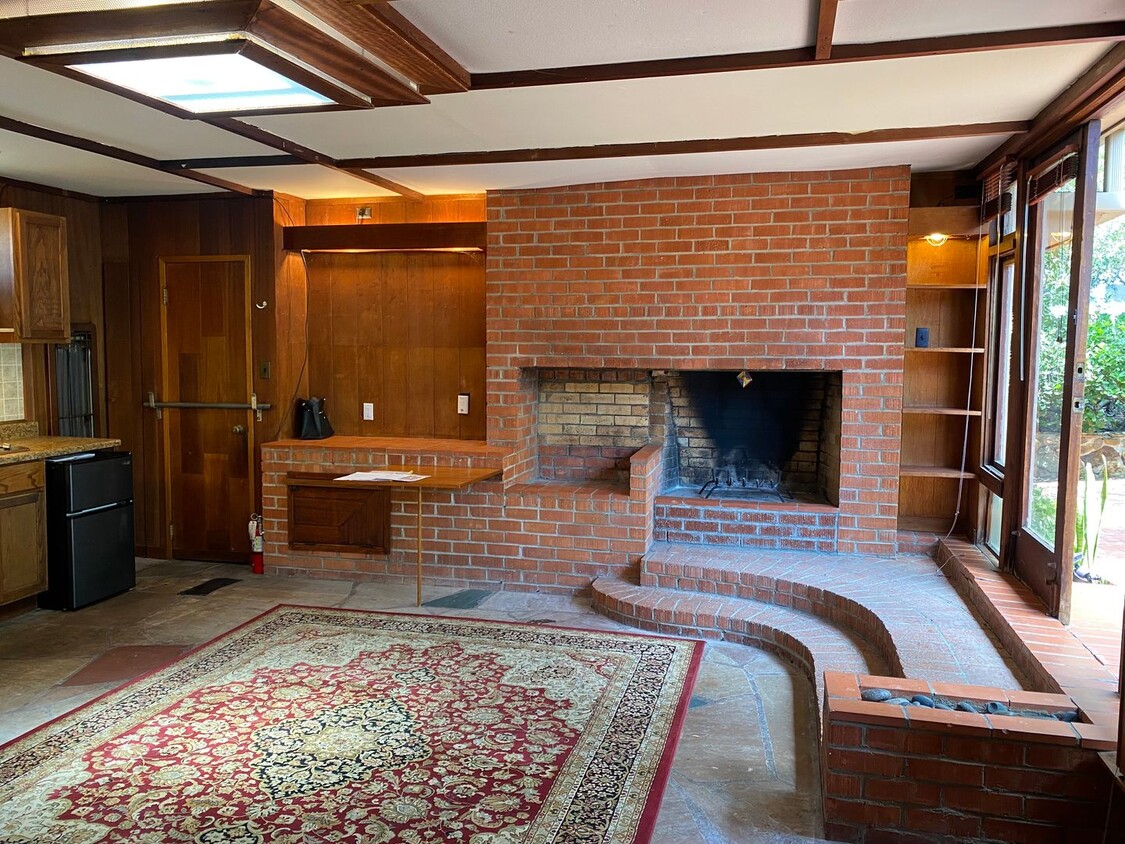 Primary Photo - MOVE IN READY! Charming Studio in Mission ...