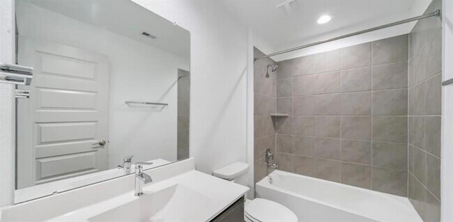 Building Photo - 28918 York Bch Ln