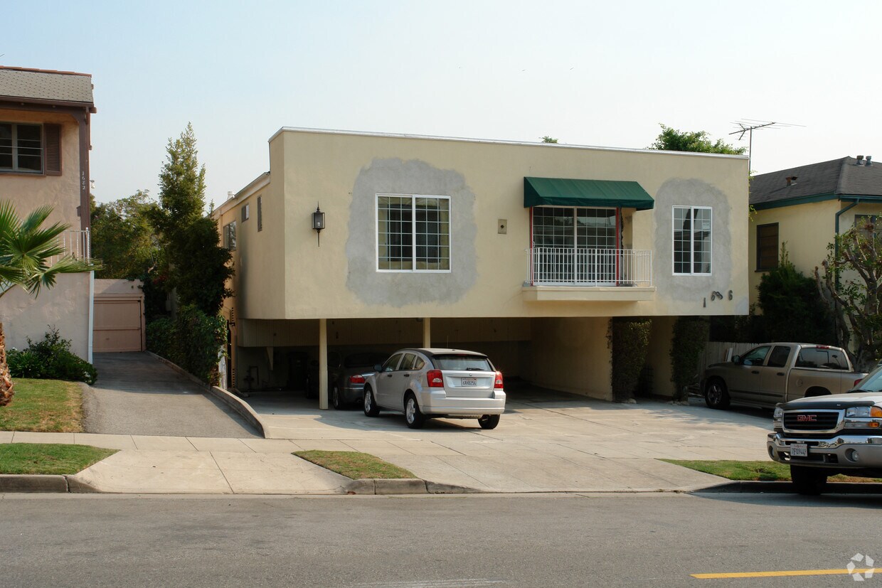 Primary Photo - 1686 Manning Ave