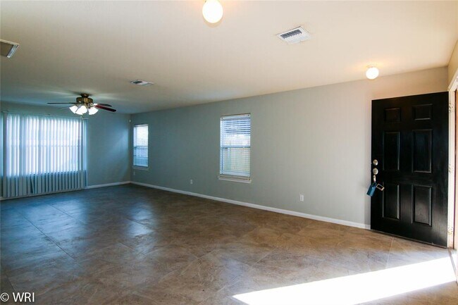 Foto del edificio - 3034 E Legends Bend Dr