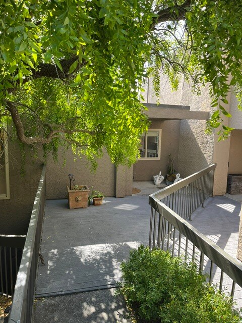 Foto del edificio - 425 Roberts Rd