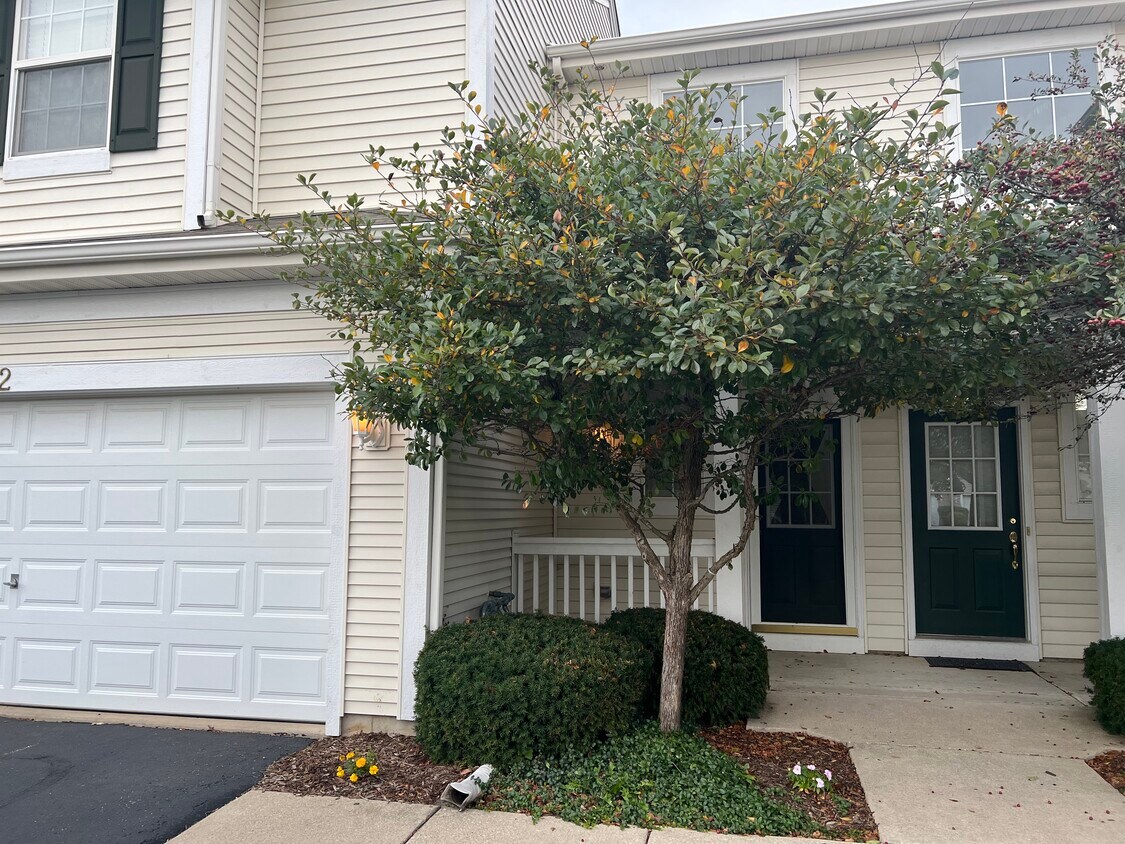 1466 Waterside Dr Unit Waterside, Dekalb, IL 60115 Condo for Rent in Dekalb, IL