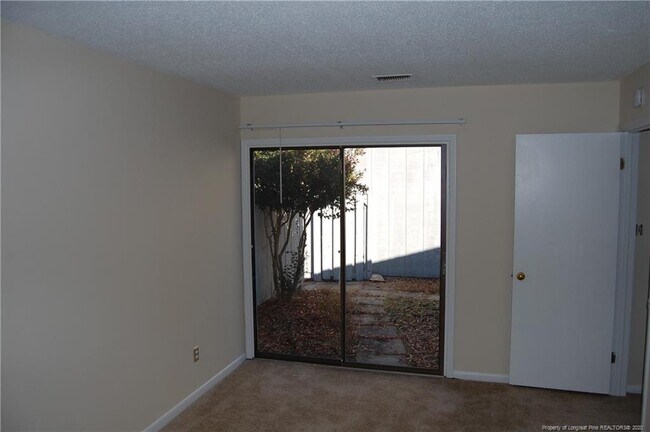 Building Photo - 119 Mallard Cove