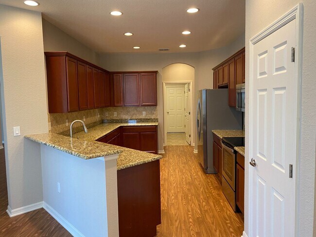 Building Photo - 481 Pheasant Dr