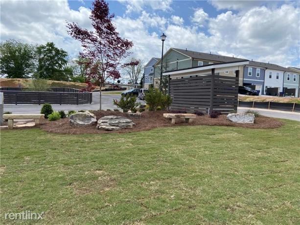 Foto del edificio - 3 br, 2 bath House - 210 Oak Street
