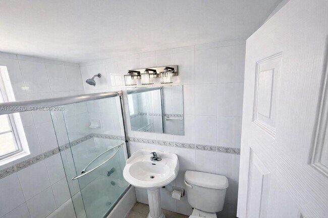 Foto del edificio - 3450 SW 7th St