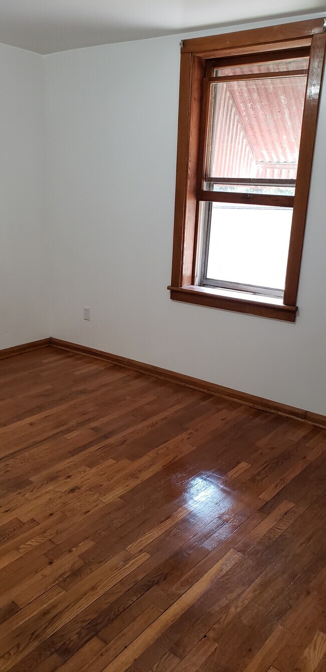 151 E Main St Unit 1 Irwin St Apt A, Salem, WV 26426 Apartments in