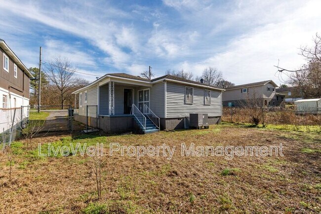 Building Photo - 408 Miles Ave