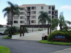 Building Photo - 6294 Bahia Del Mar Cir N