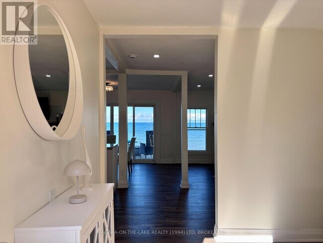 Photo du bâtiment - 8 Firelane 11b Rd