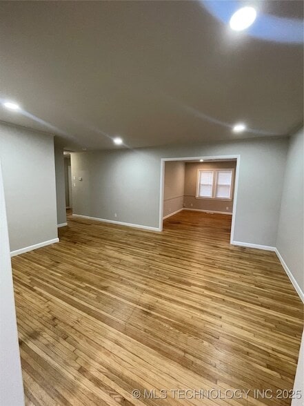 Foto del edificio - 5308 S Madison Ave