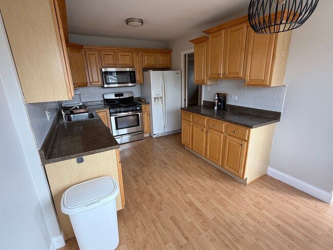 Foto del edificio - 3136 N Olcott Ave