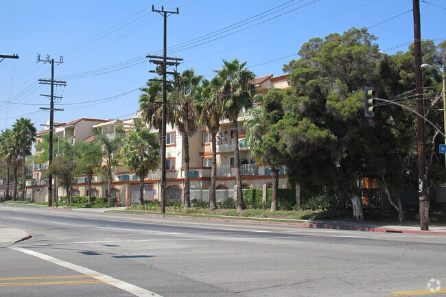Foto del edificio - Coronel Village