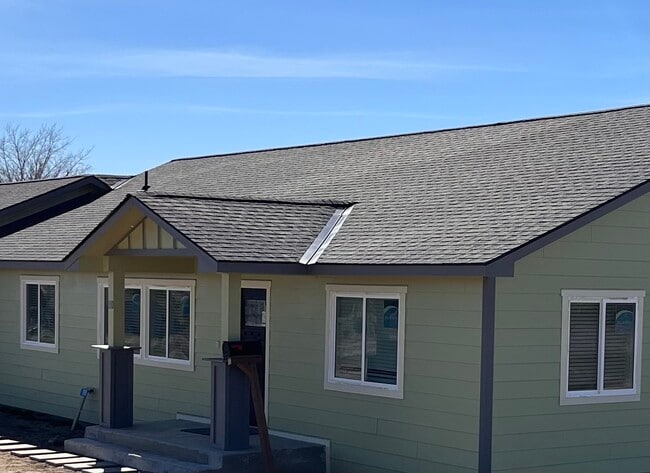 Building Photo - 110 Bison Ln