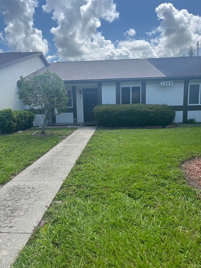 Building Photo - 2888 Bancroft Cir E