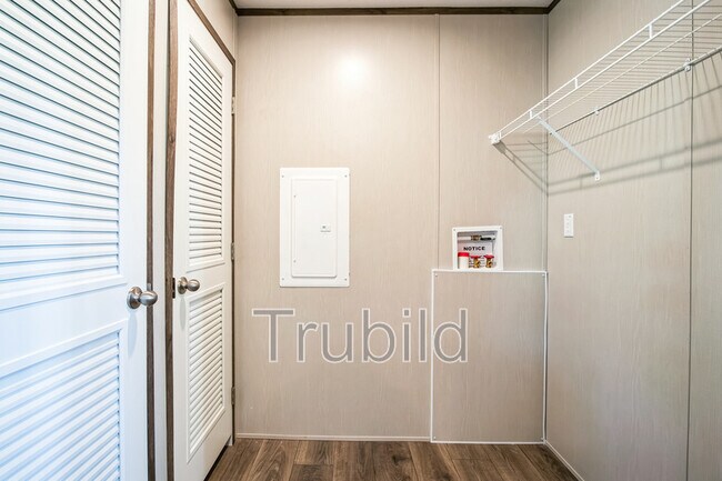 Foto del edificio - 1915 Cardell Rd