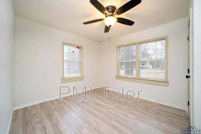 Foto del edificio - 514 N Pearl St