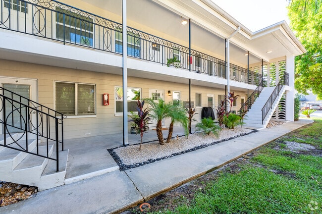 Building Photo - The Corvette Apartments