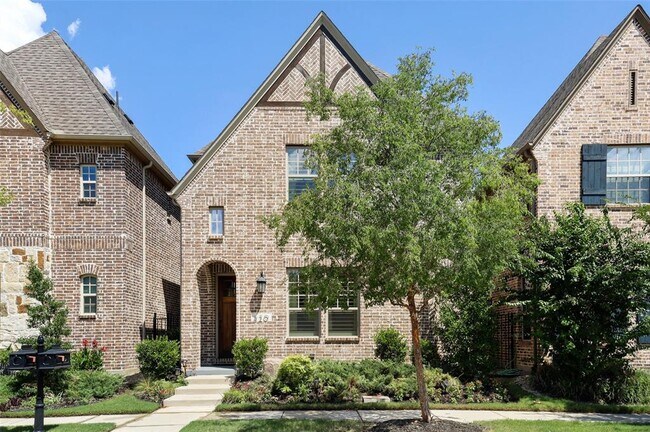 Building Photo - 420 Loma Alta Dr