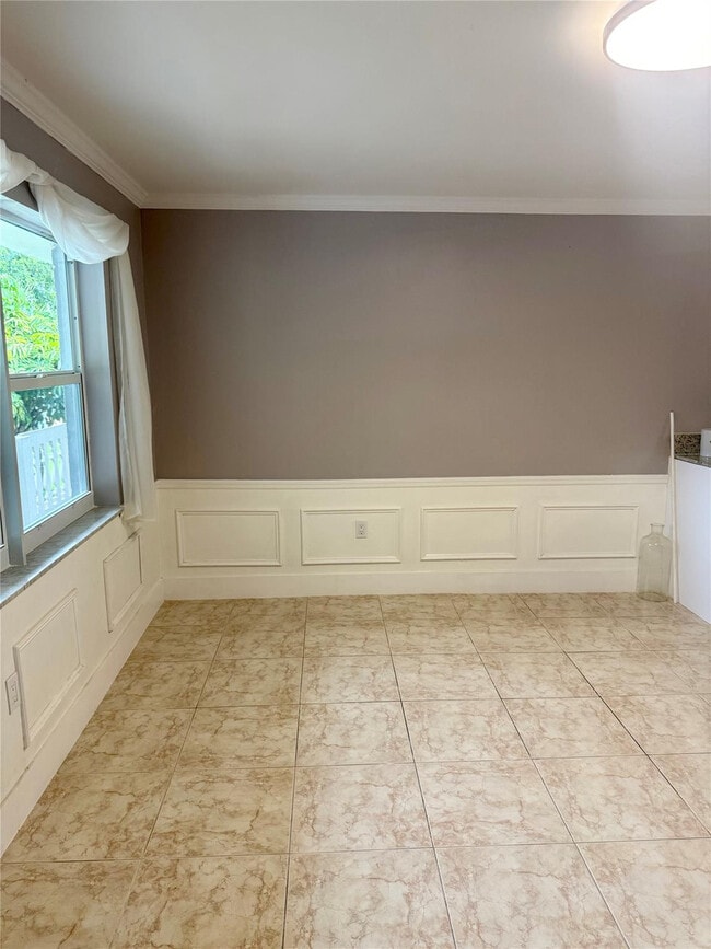 Building Photo - 20251 NE 2nd Ave