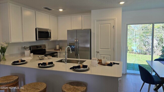 Foto del edificio - 6819 Lake Mist Ln