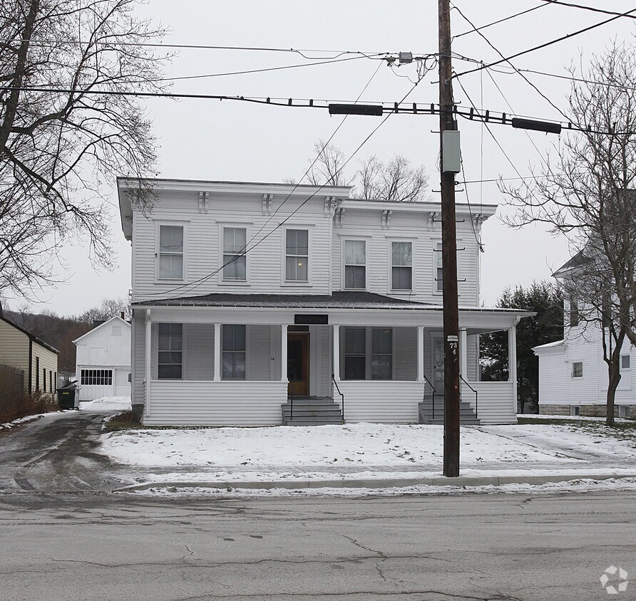 Primary Photo - 14 Maple St