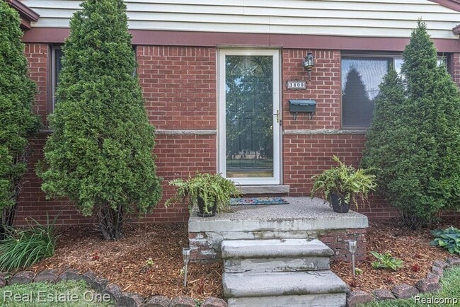 Building Photo - 3800 Elmhurst Ave