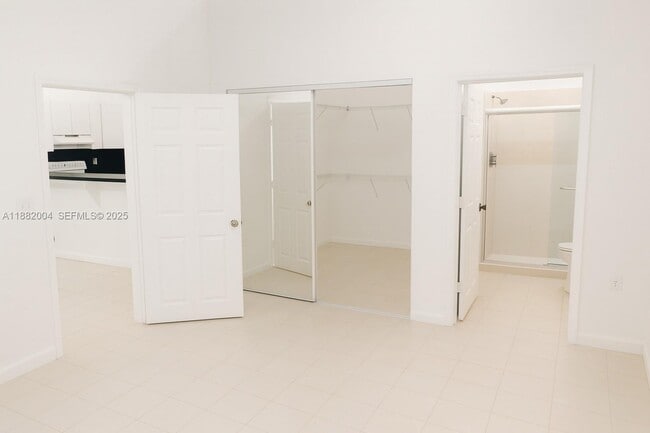 Building Photo - 2516 Lincoln St