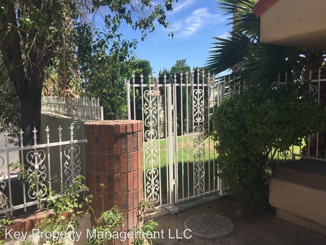 Building Photo - 3 br, 2.5 bath House - 2701 Miraflores Ave