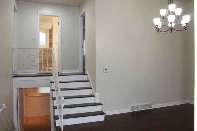 Building Photo - 9071 N Grace Ave